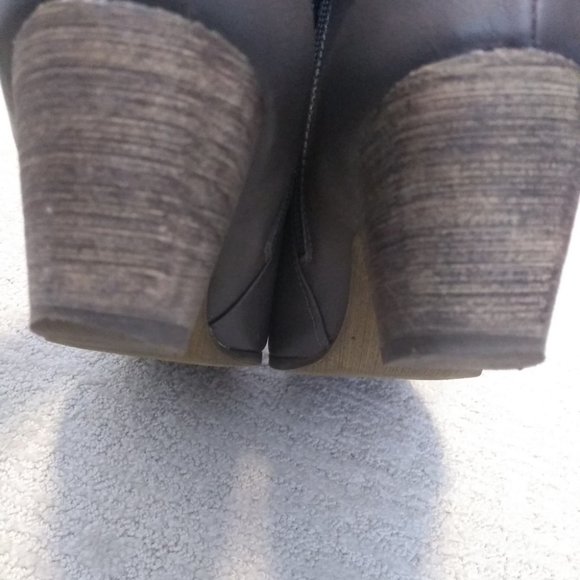 Chelsea Crew Logan Vegan Leather Angle Boots - Picture 7 of 8